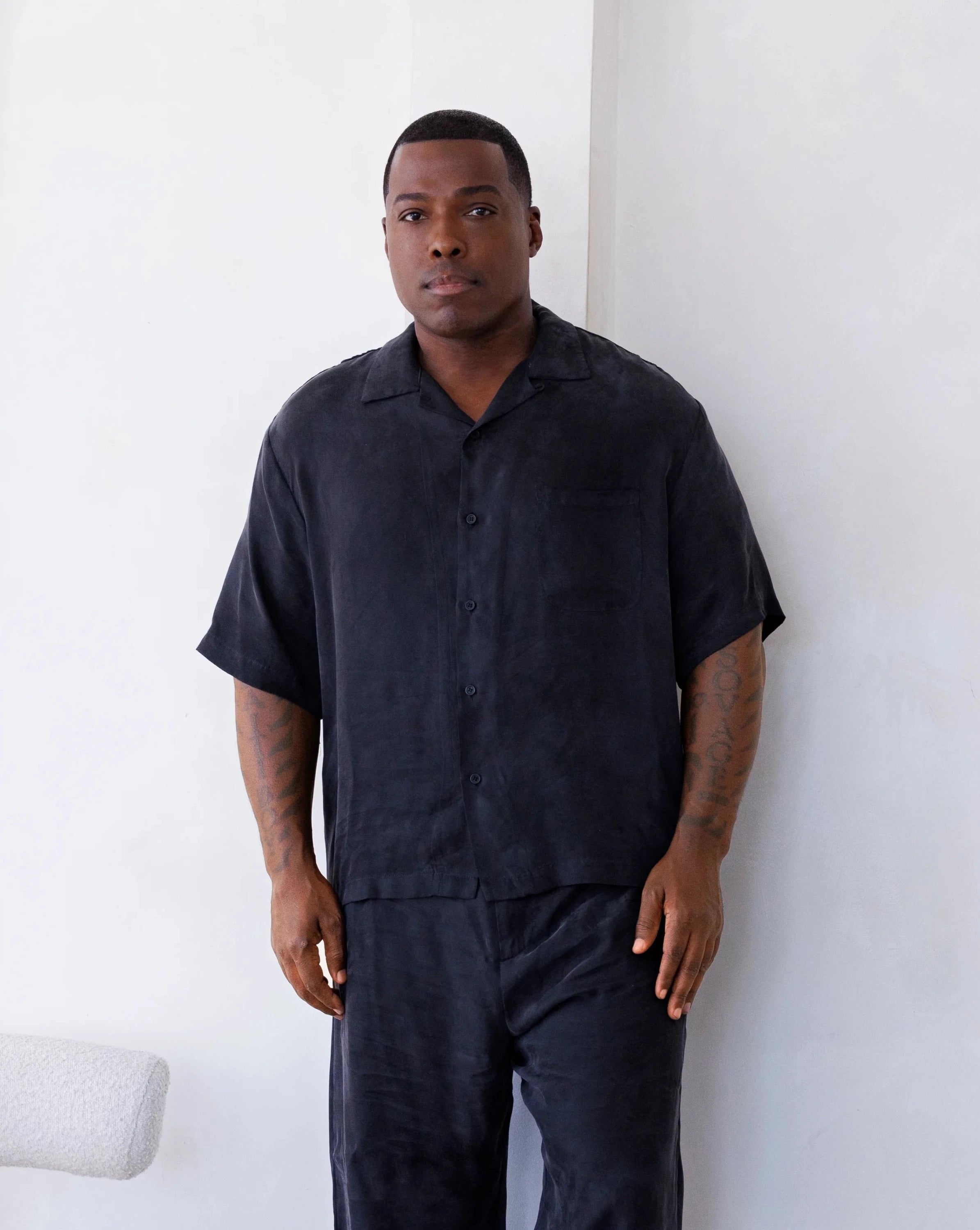 PRINCE CUT CUPRO SHORTSLEEVE SHIRT IN BLACK