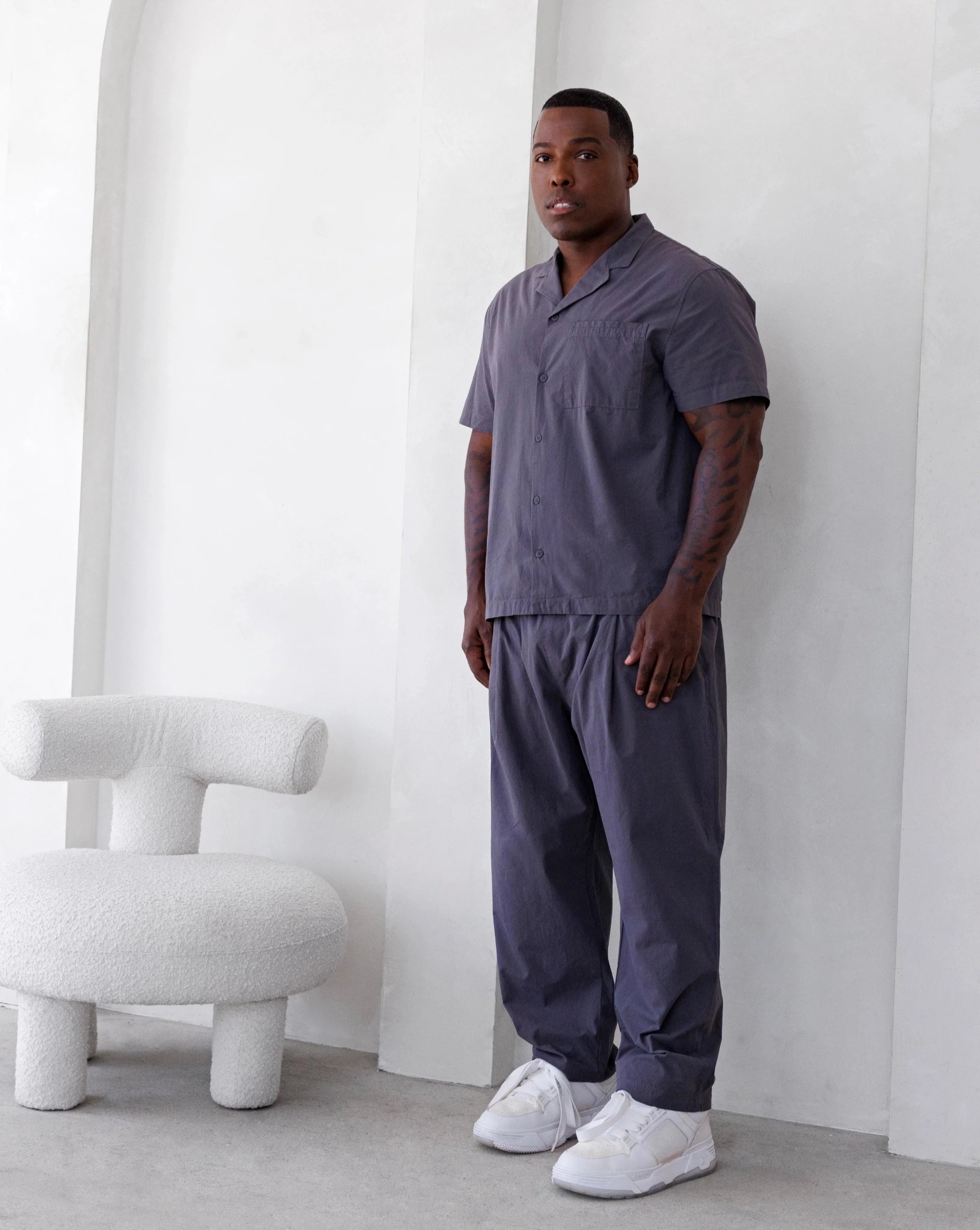 PASSPORT LIGHTWEIGHT COTTON SHORTSLEEVE SHIRT IN STEEL