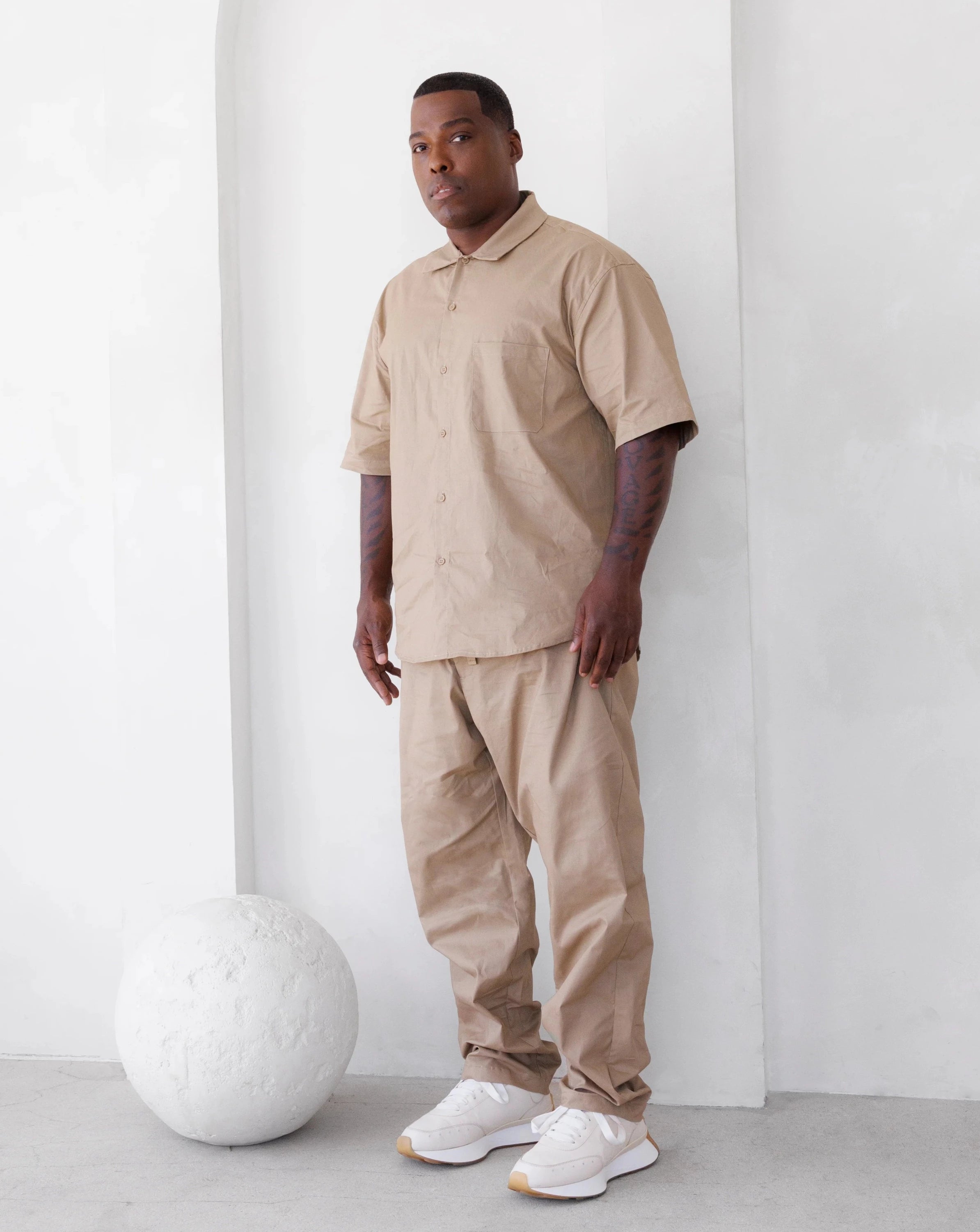 UNITED MAN COTTON SHORTSLEEVE SHIRT IN KHAKI