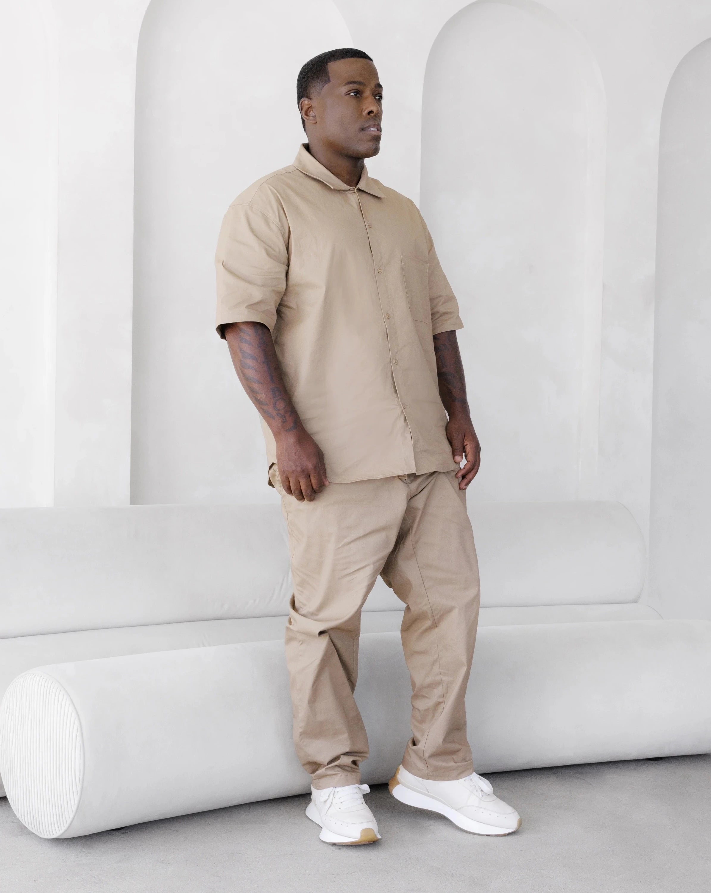 UNITED MAN COTTON SHORTSLEEVE SHIRT IN KHAKI