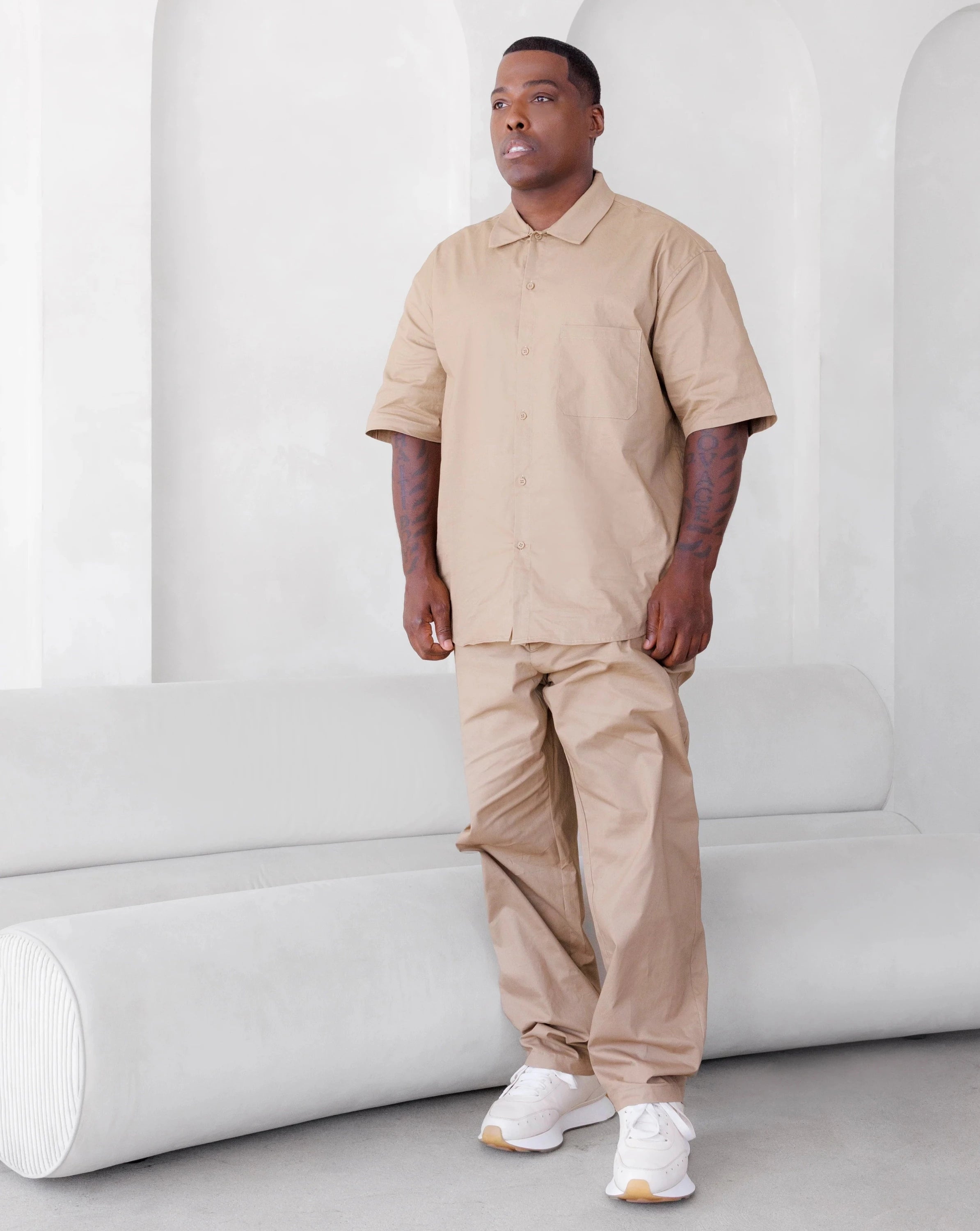 UNITED MAN COTTON SHORTSLEEVE SHIRT IN KHAKI