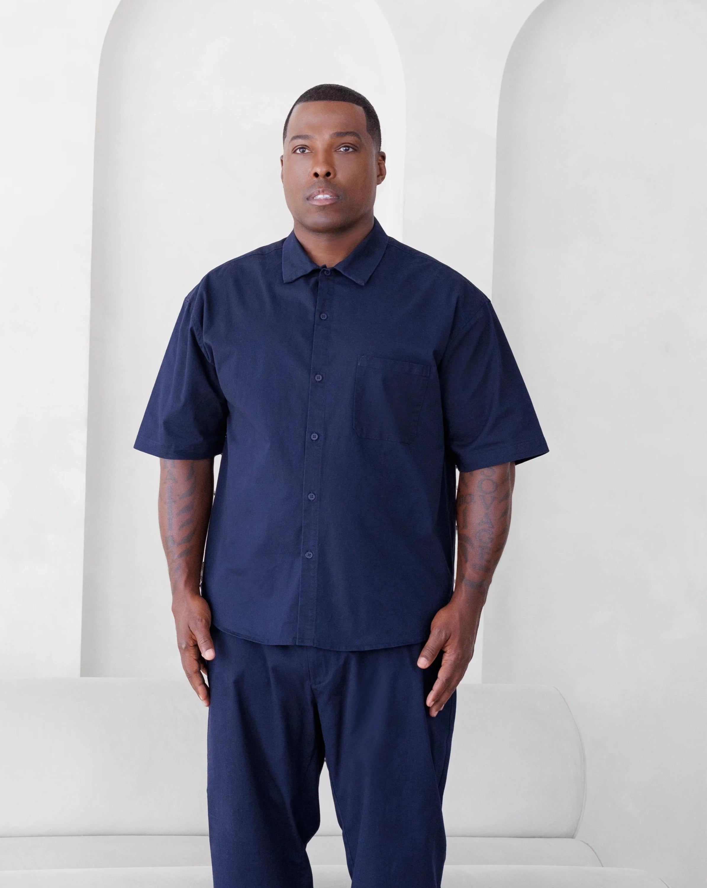 UNITED MAN COTTON SHORTSLEEVE SHIRT IN NAVY
