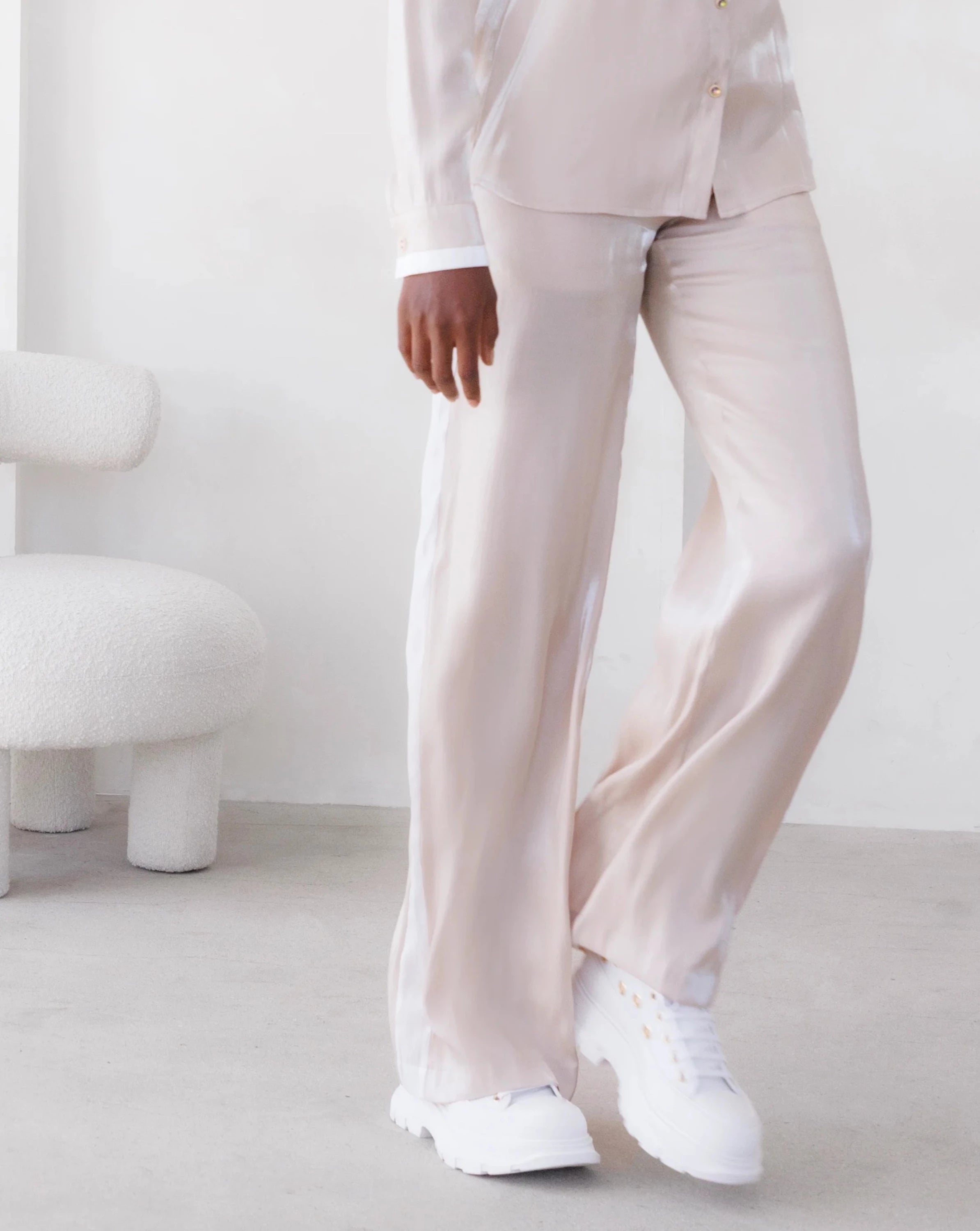 ILLUMINATED PANT IN BEIGE