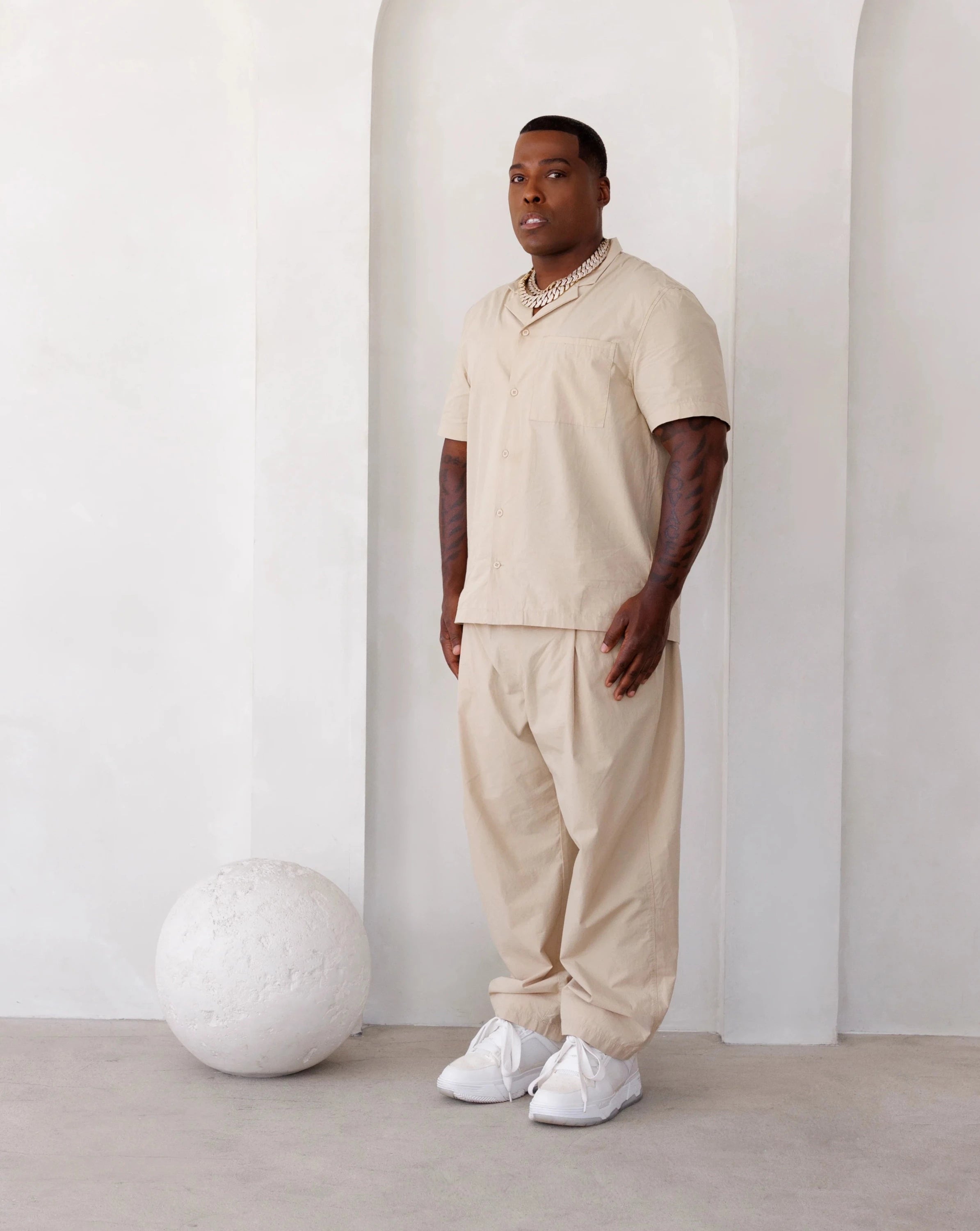 PASSPORT LIGHTWEIGHT COTTON PANT IN BEIGE